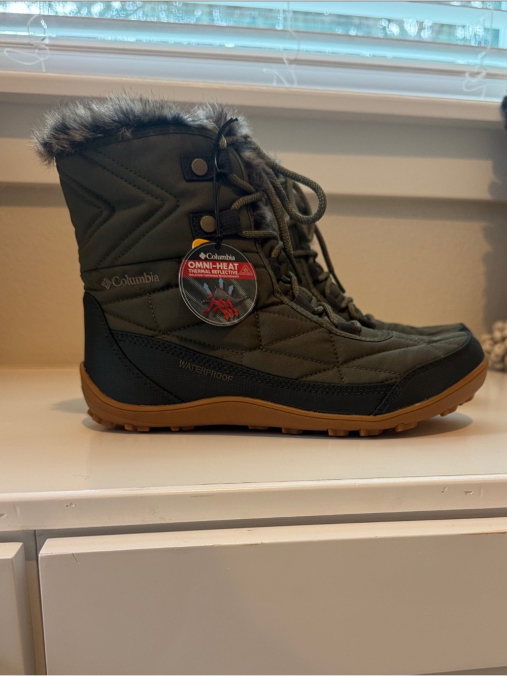 Columbia Women’s Sz 10 - Minx Shorty Army Green Winter Boots w/Faux Fur Collar - Picture 2 of 11